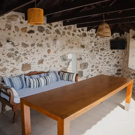 Domus Polymnia, Hospitality At Its Best! Spilion